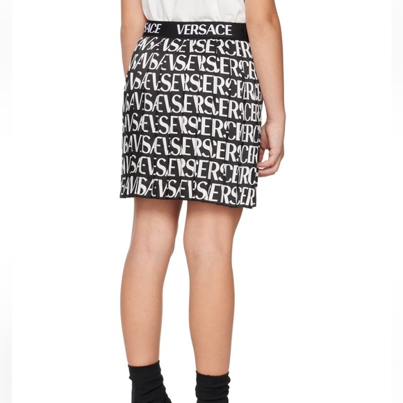 VERSACE Logo Pleated Skirt - Picture 5 of 7